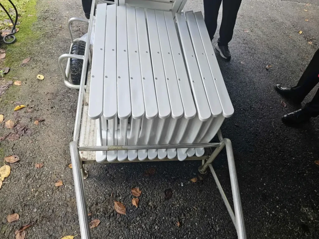 히든가든 야외웨딩 알바 의자