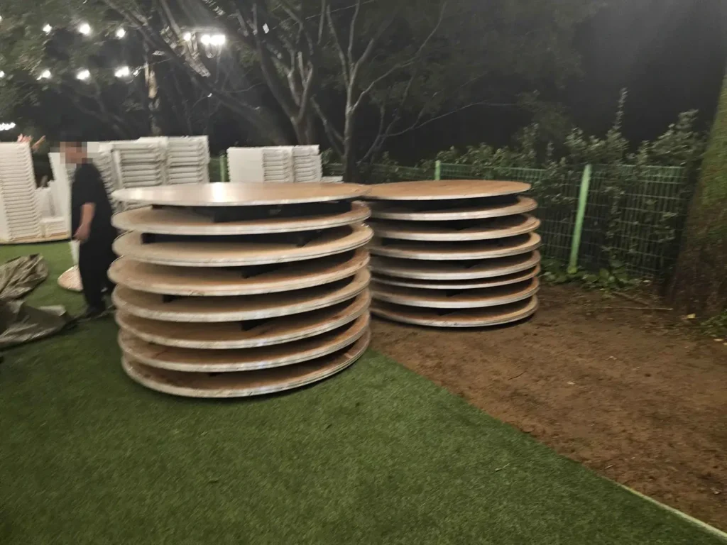 히든가든 야외웨딩 알바 테이블 의자 철수-3