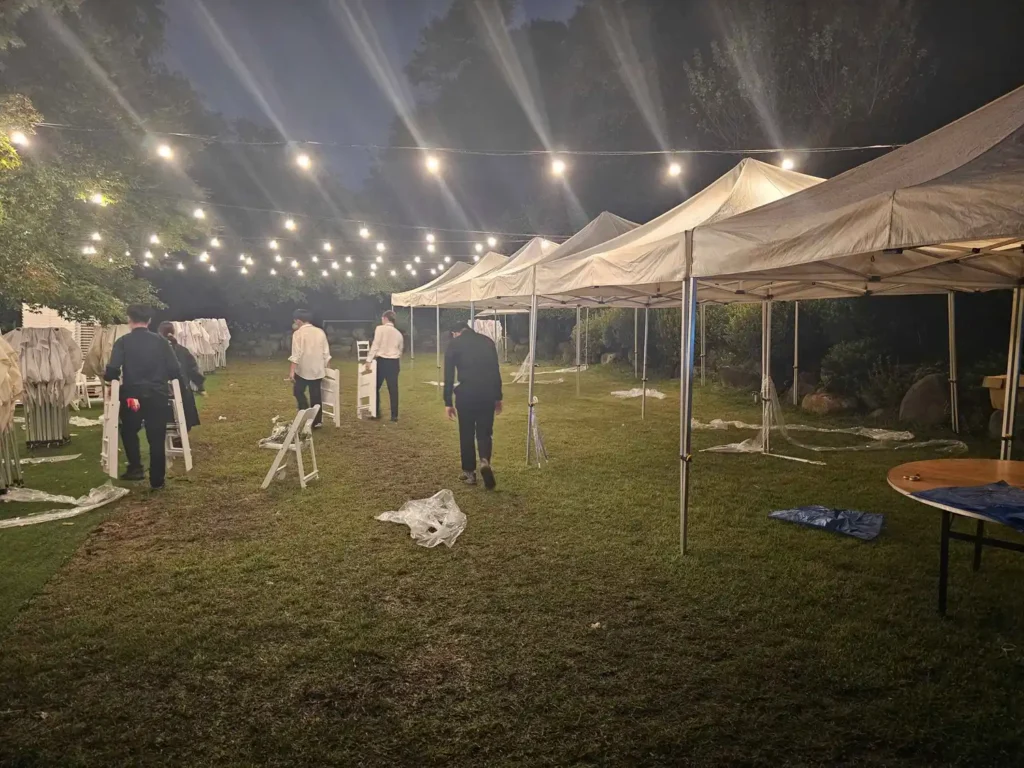 히든가든 야외웨딩 알바 테이블 의자 철수-2