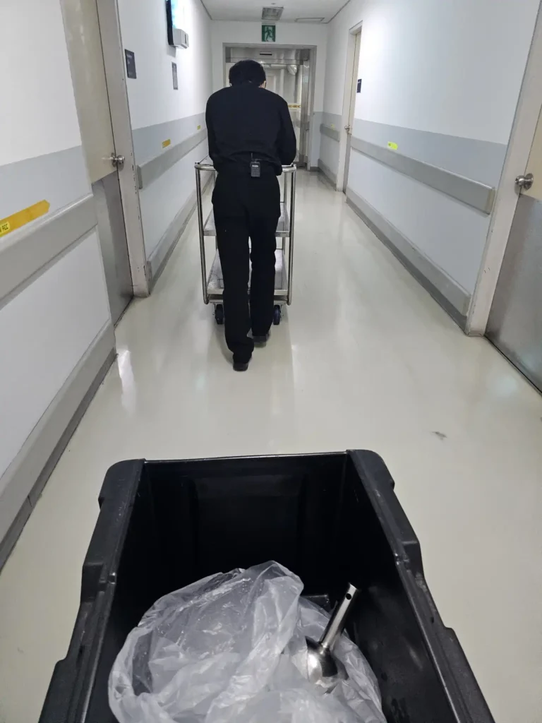 그랜드하얏트 인천 홀서빙 알바 후기 15시간 근무하고 받은 25만원22